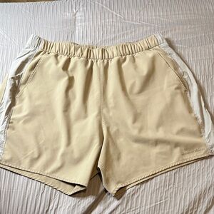 Outdoor Voices High Stride shorts men’s tan gray size large running workout gym